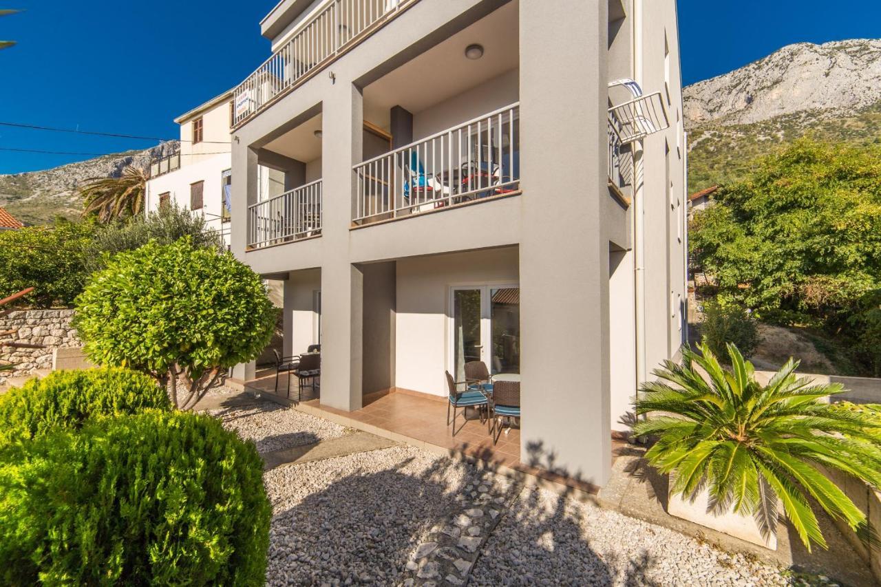 Apartments By The Sea Brist, Makarska - 11078 Dış mekan fotoğraf