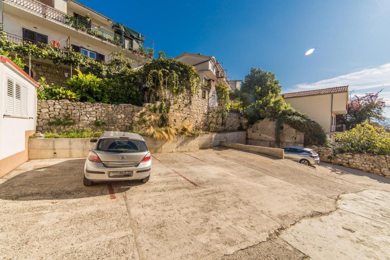 Apartments By The Sea Brist, Makarska - 11078 Dış mekan fotoğraf
