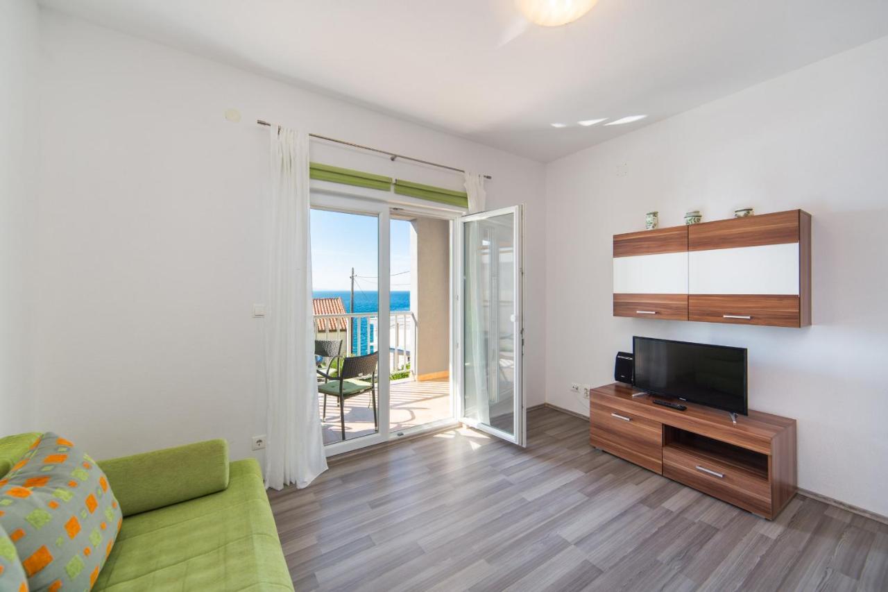 Apartments By The Sea Brist, Makarska - 11078 Dış mekan fotoğraf