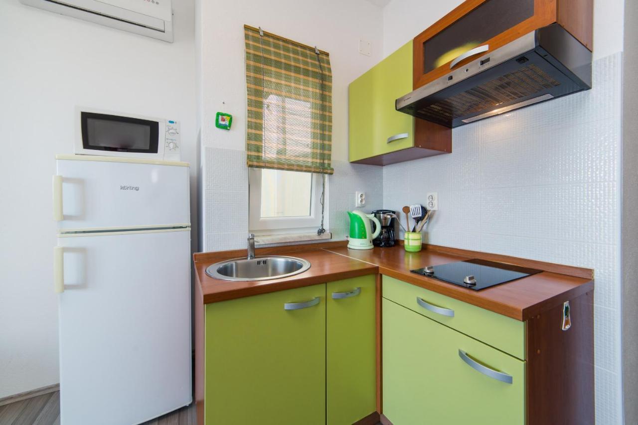 Apartments By The Sea Brist, Makarska - 11078 Dış mekan fotoğraf