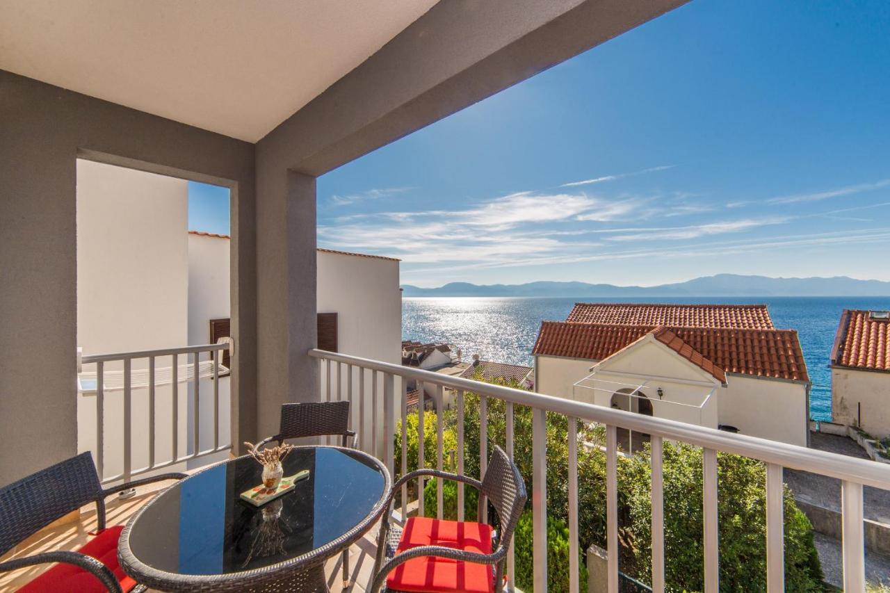 Apartments By The Sea Brist, Makarska - 11078 Dış mekan fotoğraf