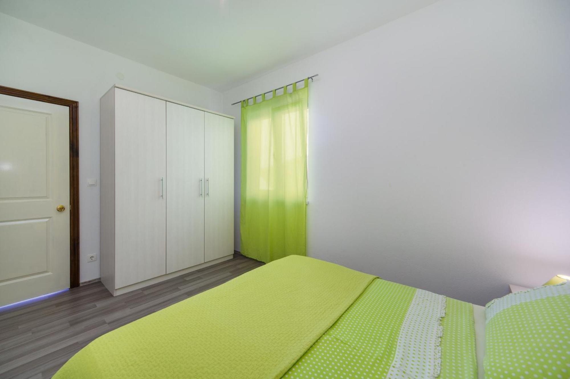 Apartments By The Sea Brist, Makarska - 11078 Oda fotoğraf